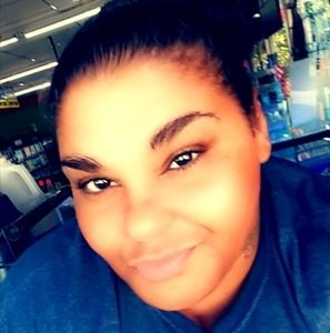 Meet your Posher, Shana